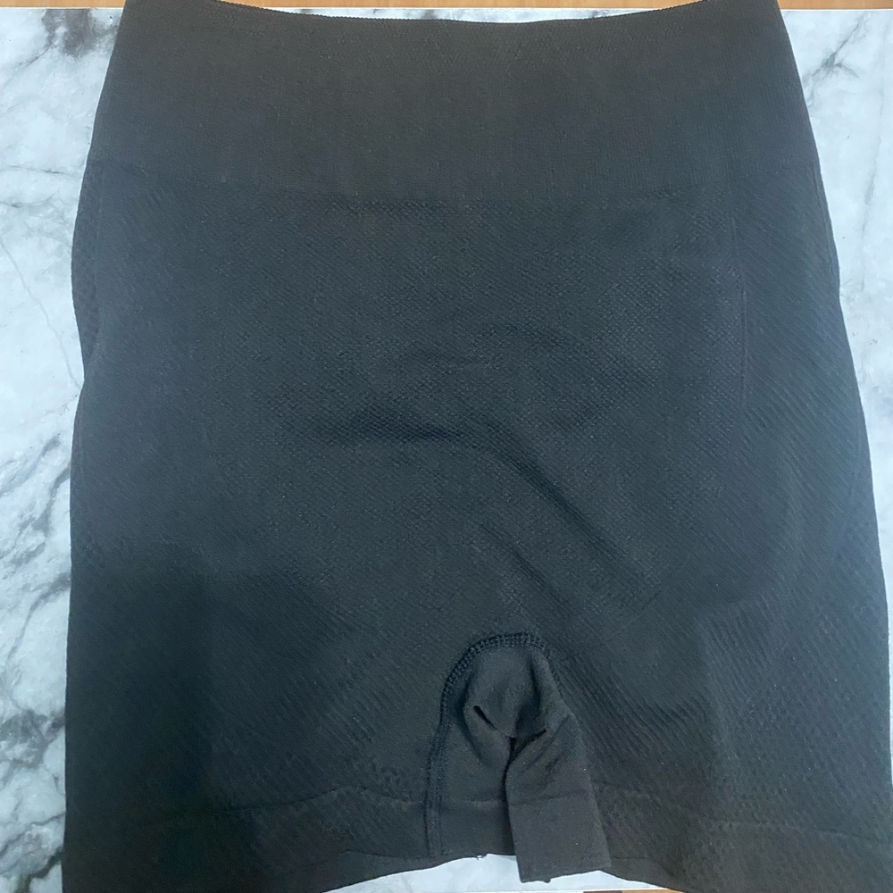 Workout shorts - Picture 2 of 5